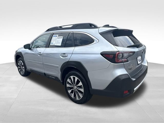 Used 2025 Subaru Outback Limited AWD/4WD image 5