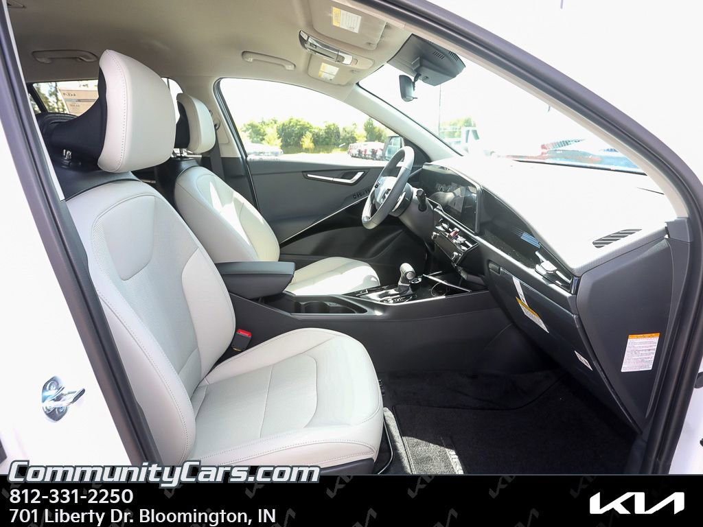 New 2025 Kia Niro EX image 19