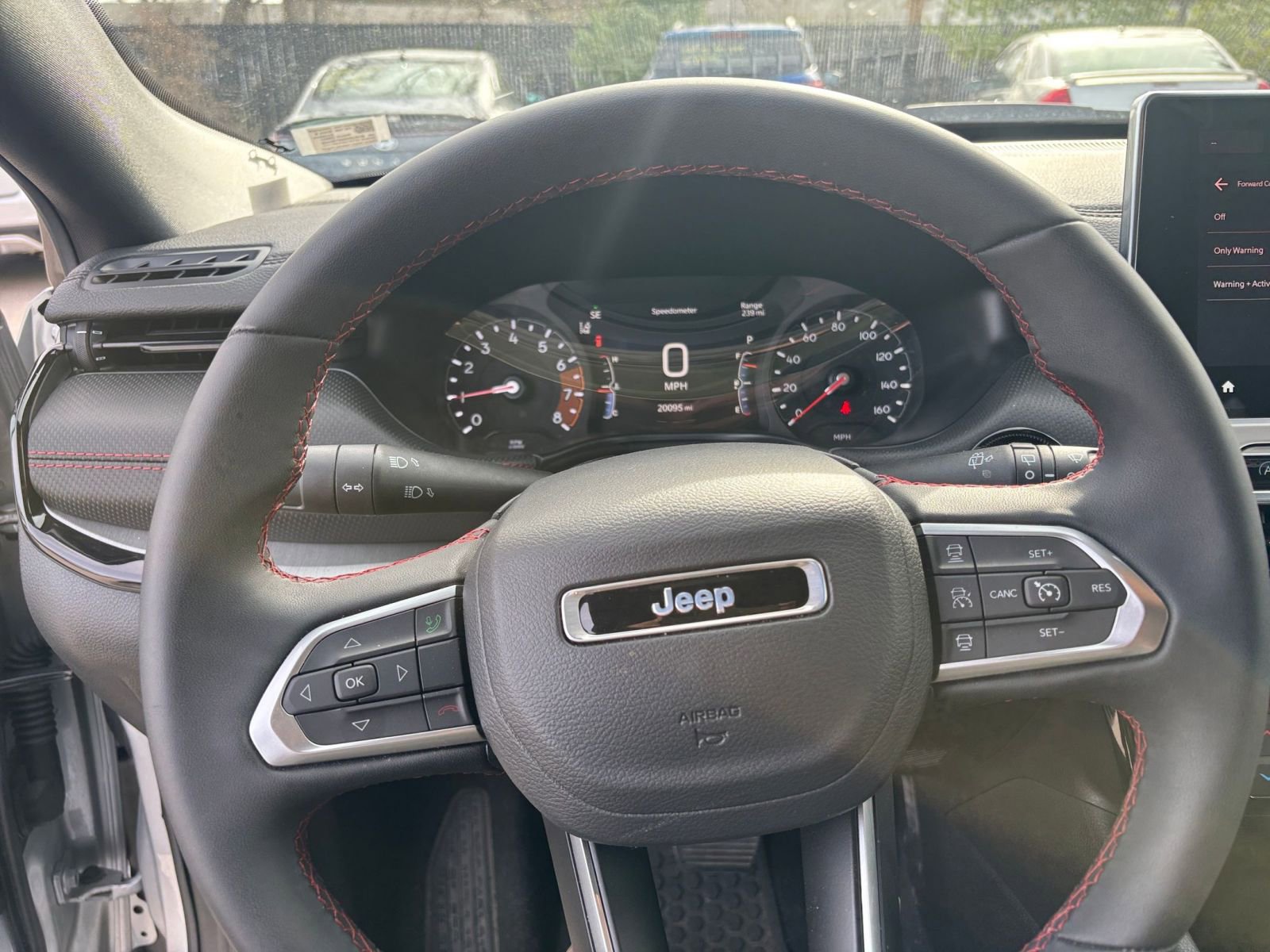 Used 2025 Jeep Compass Trailhawk image 32