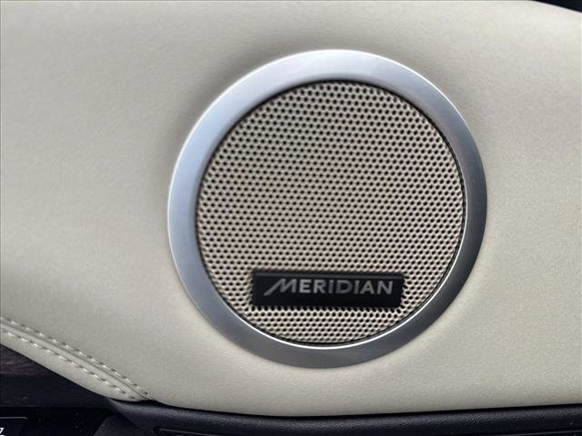 Used 2019 Land Rover Discovery HSE image 13