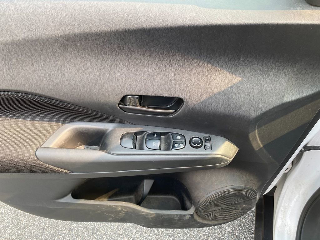 Used 2022 Nissan Kicks S image 11