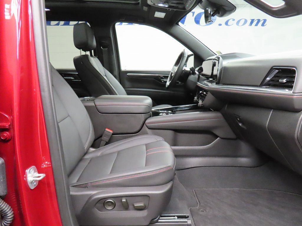 Used 2025 Chevrolet Suburban RST w/ Advanced Technology Package AWD/4WD image 29