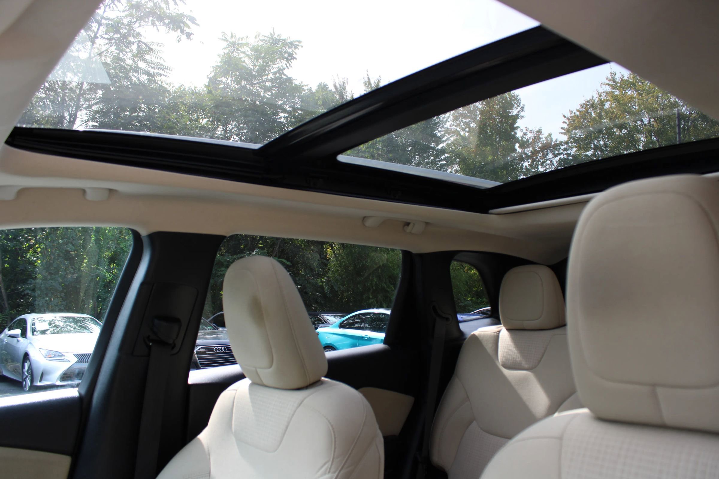 Used 2017 Jeep Cherokee Latitude w/ Comfort/Convenience Group image 10