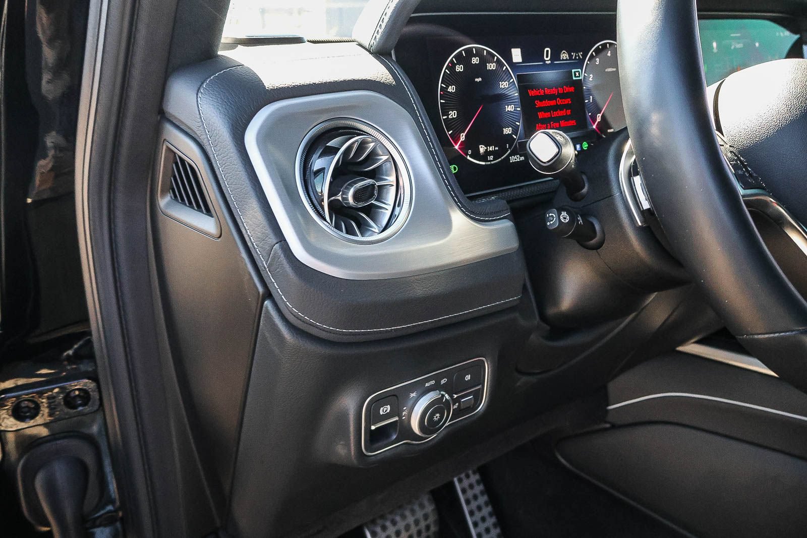Used 2025 Mercedes-Benz G 550 image 38