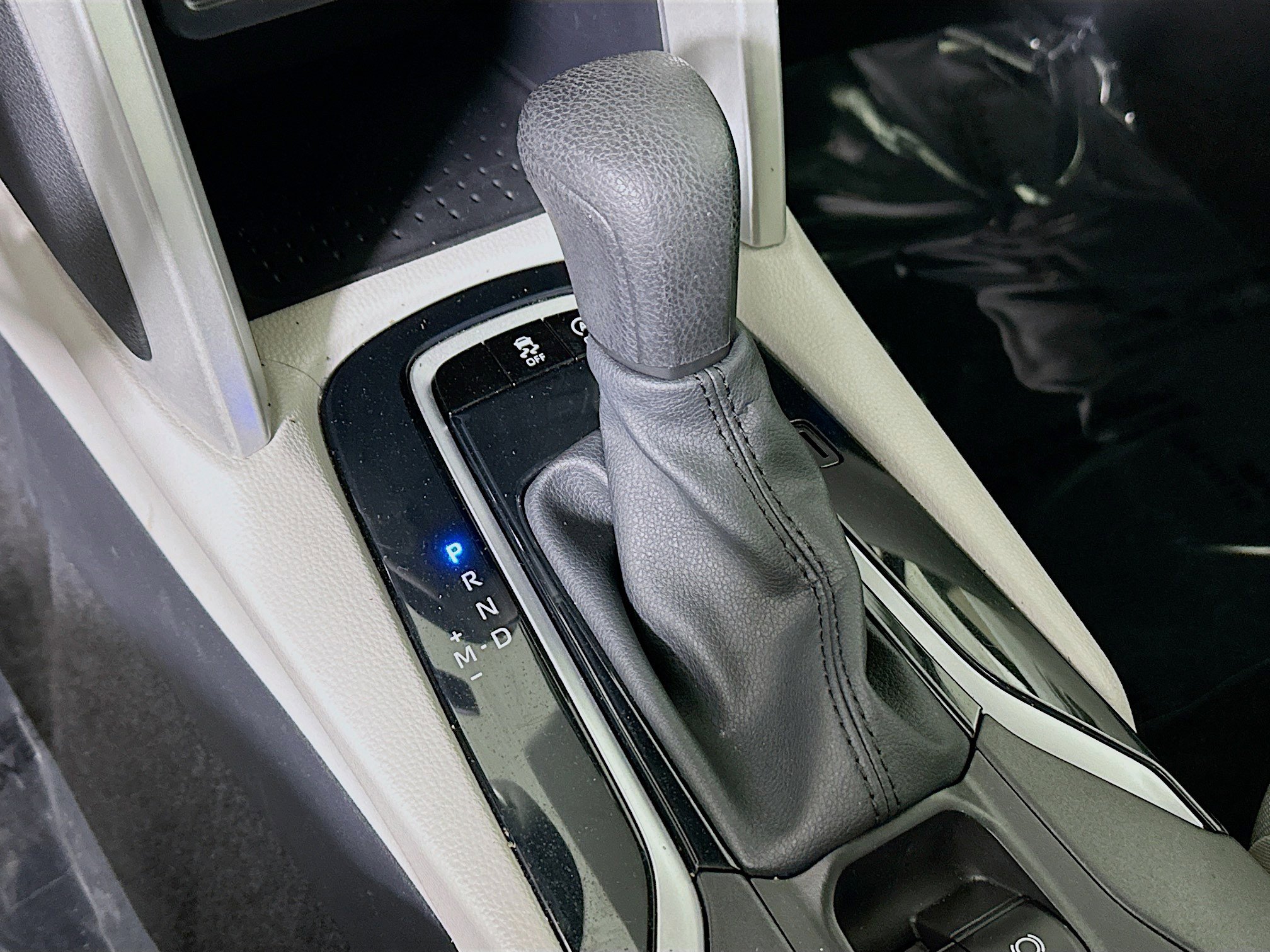 Certified 2024 Toyota Corolla Cross L image 20