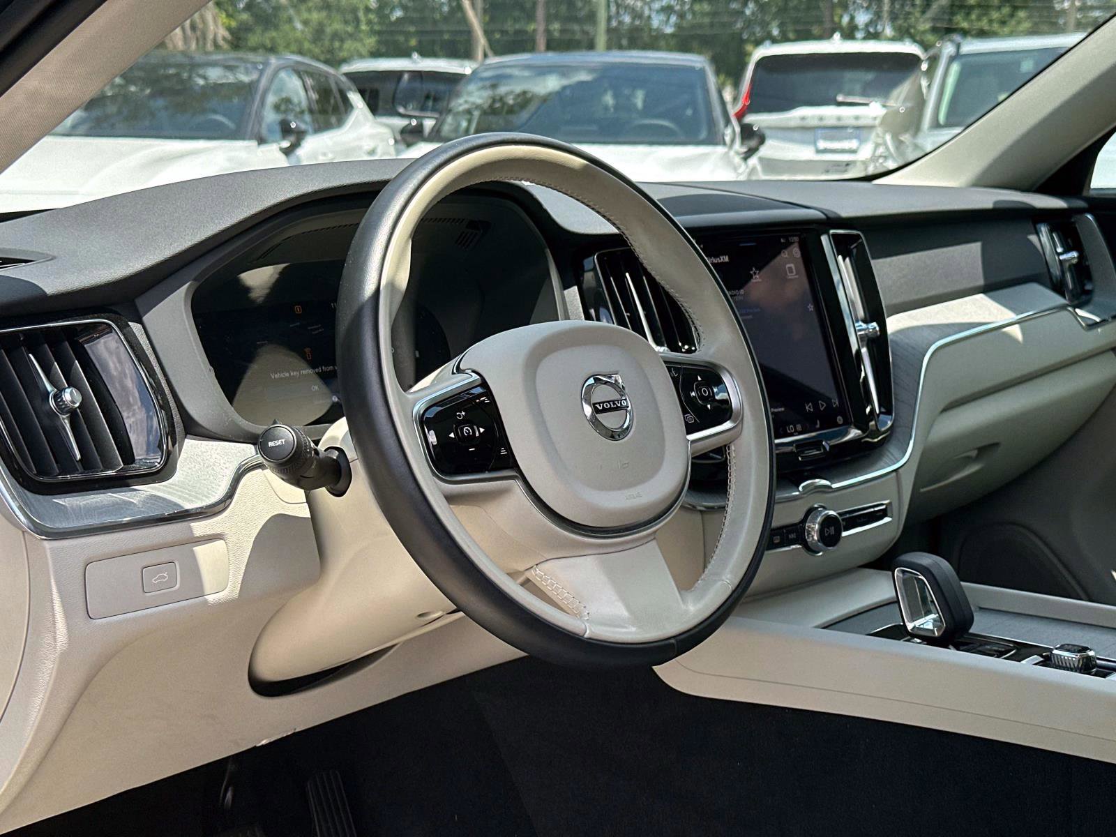 Certified 2024 Volvo XC60 B5 Plus image 31