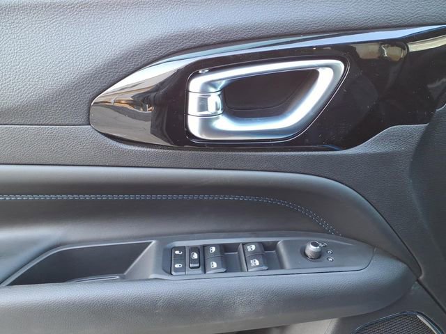 New 2026 Jeep Compass Latitude image 11