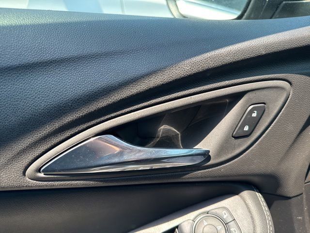 Used 2023 Buick Encore GX Preferred FWD image 10