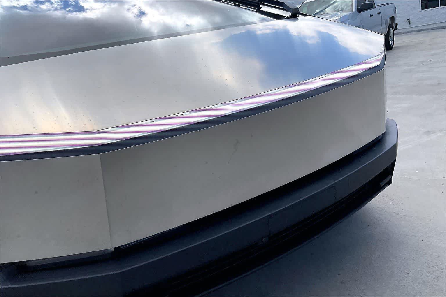 Used 2024 Tesla Cybertruck AWD Crew Cab image 33