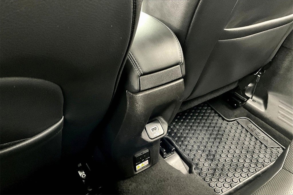 Used 2022 Jeep Renegade Limited image 33