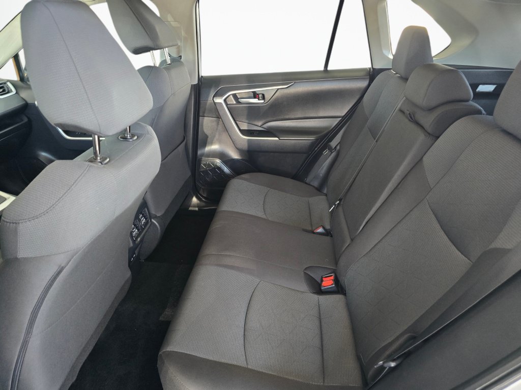 Used 2025 Toyota RAV4 XLE AWD/4WD image 35