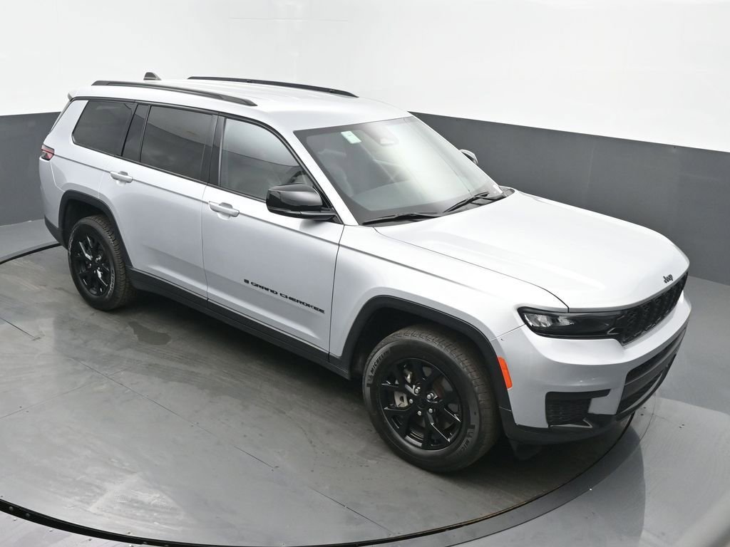 Used 2024 Jeep Grand Cherokee L Laredo image 46