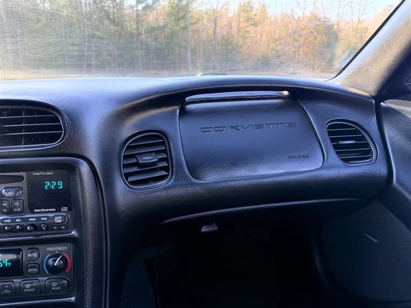 Used 2000 Chevrolet Corvette Convertible w/ Memory Pkg image 29