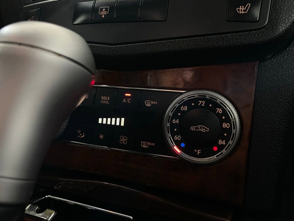 Used 2011 Mercedes-Benz C 300 4MATIC Sedan image 36