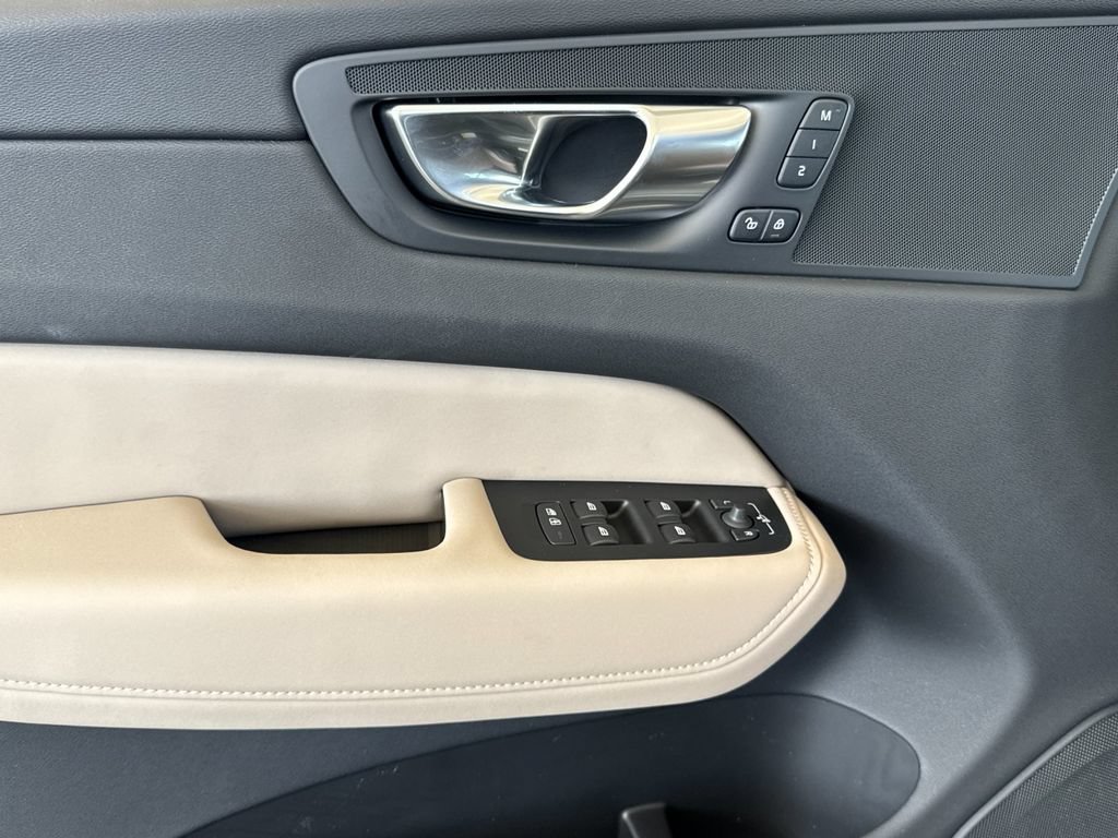 New 2026 Volvo XC60 B5 Core w/ Protection Package Premier AWD/4WD image 10