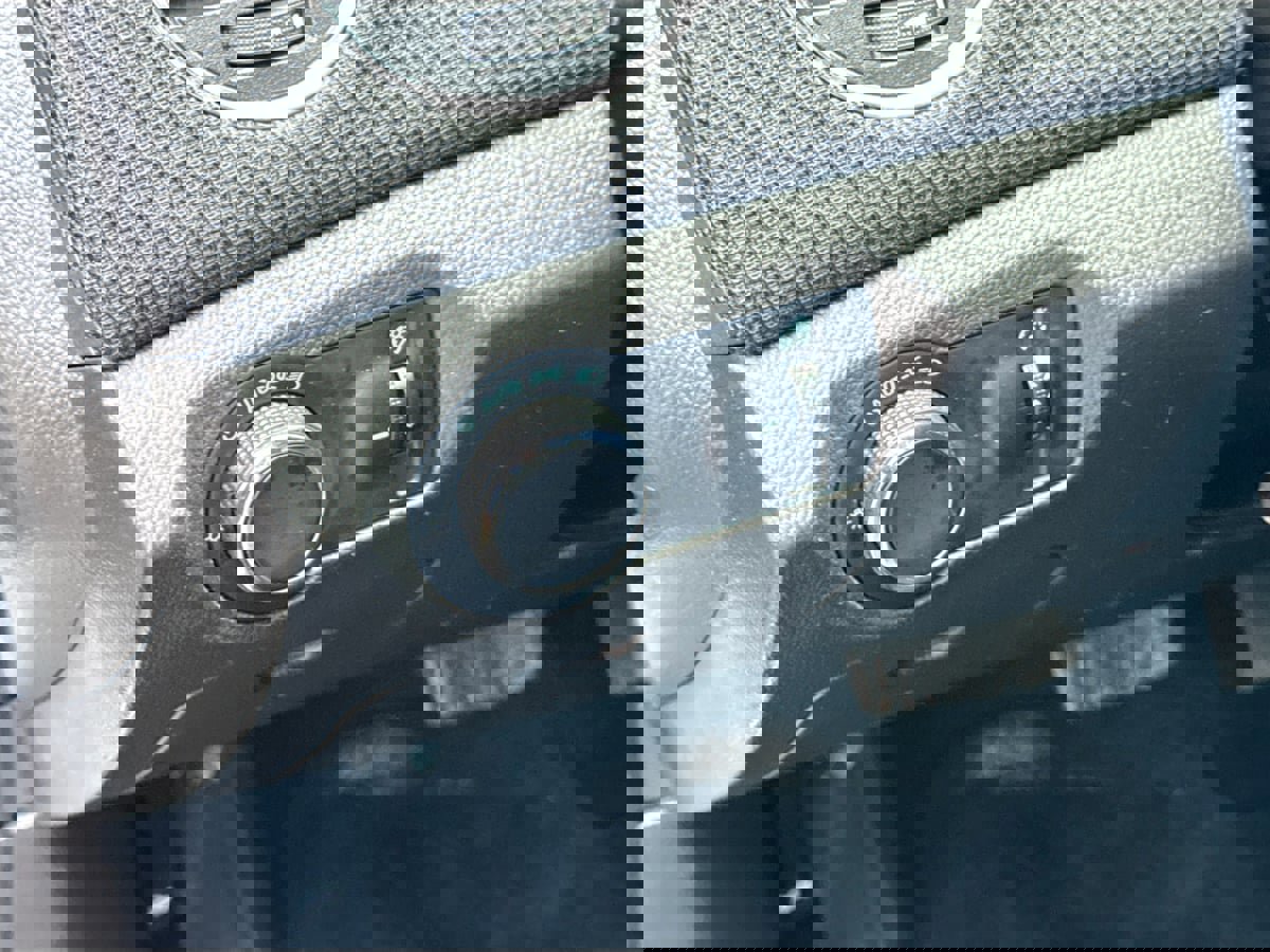 Used 2013 Chevrolet Cruze LT image 10