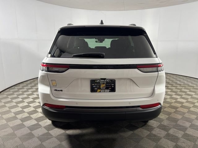 New 2026 Jeep Grand Cherokee Altitude AWD/4WD image 5