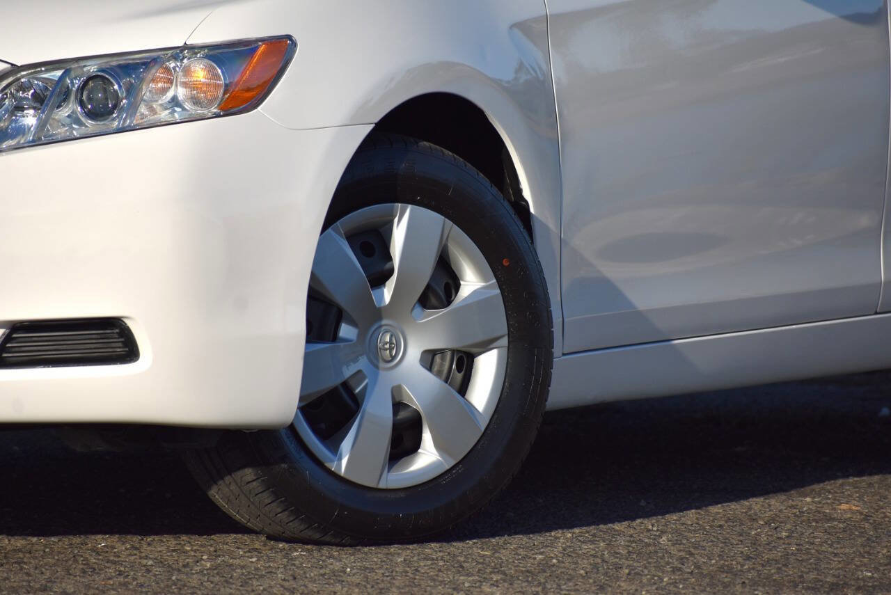Used 2007 Toyota Camry LE image 7