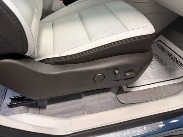 Used 2025 GMC Acadia Denali w/ Super Cruise Package image 17