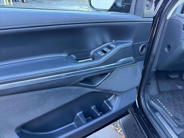 Used 2026 Lincoln Navigator L Premier AWD/4WD image 17