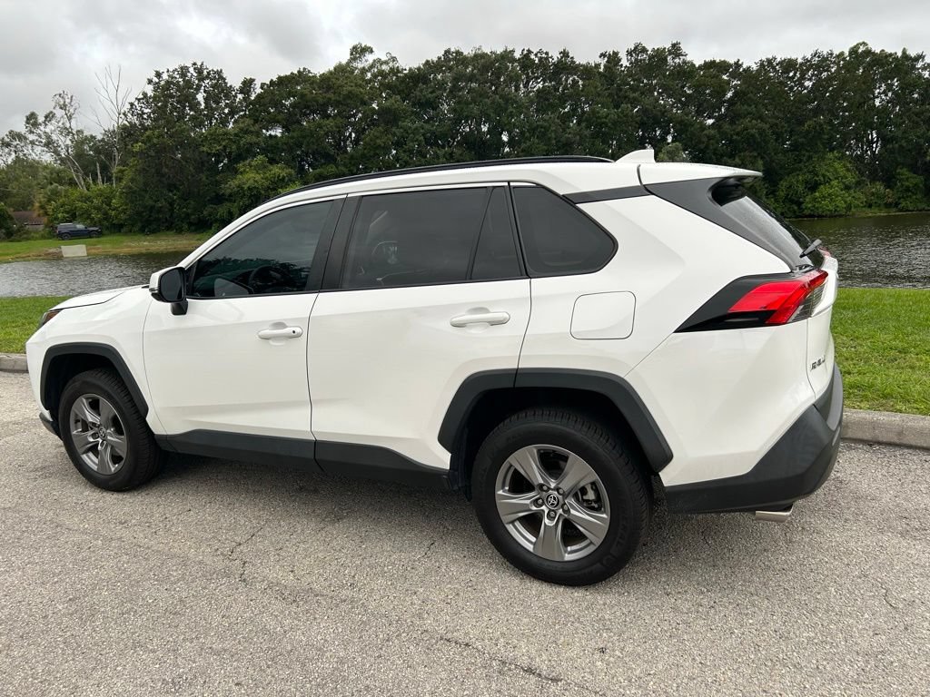 Used 2022 Toyota RAV4 XLE FWD image 4
