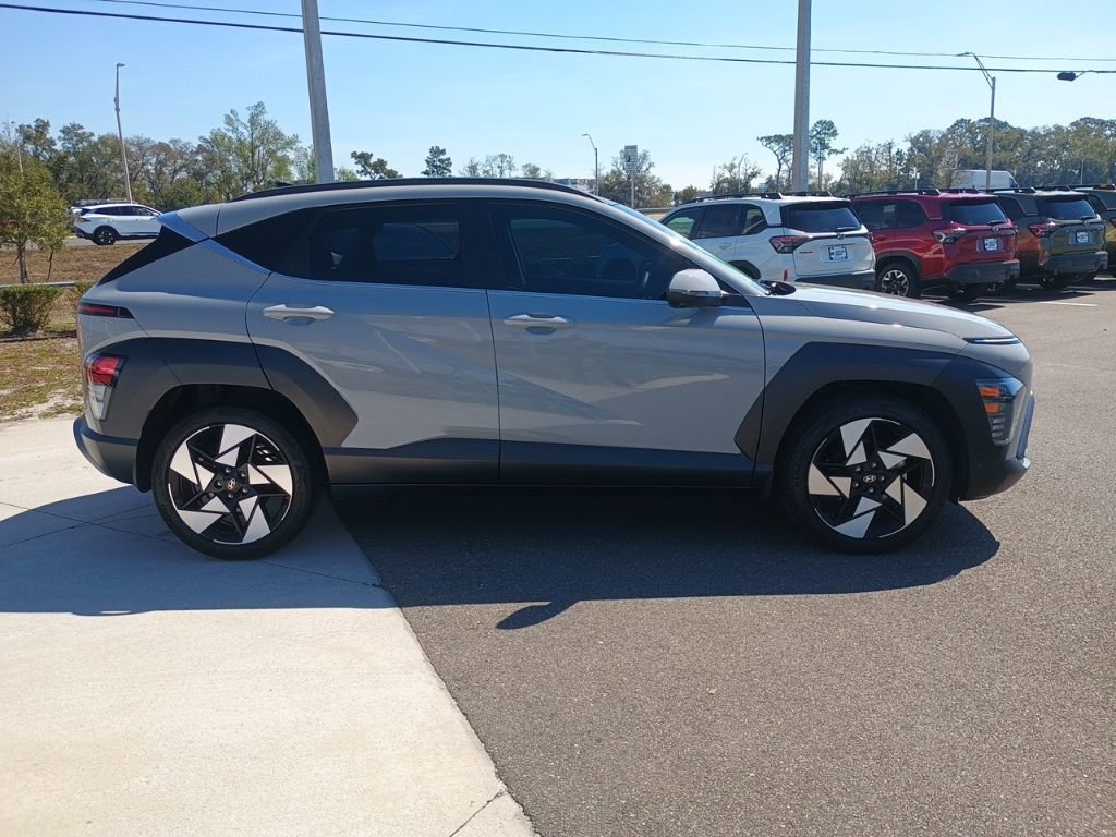 Used 2025 Hyundai Kona Limited image 4