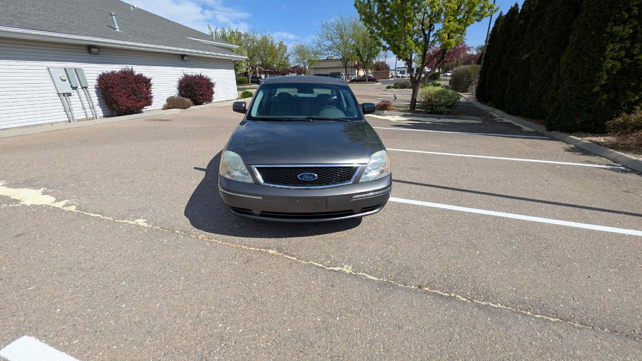 Used 2005 Ford Five Hundred SE image 8