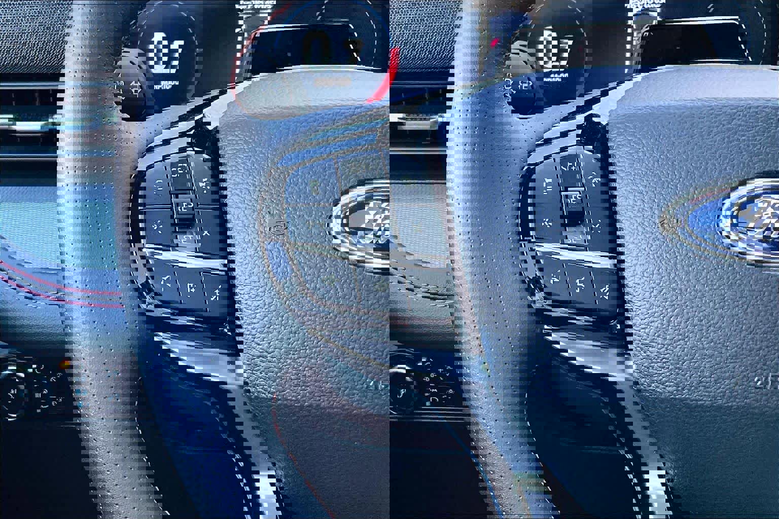 Used 2025 Ford Explorer ST-Line w/ Premium Package image 28