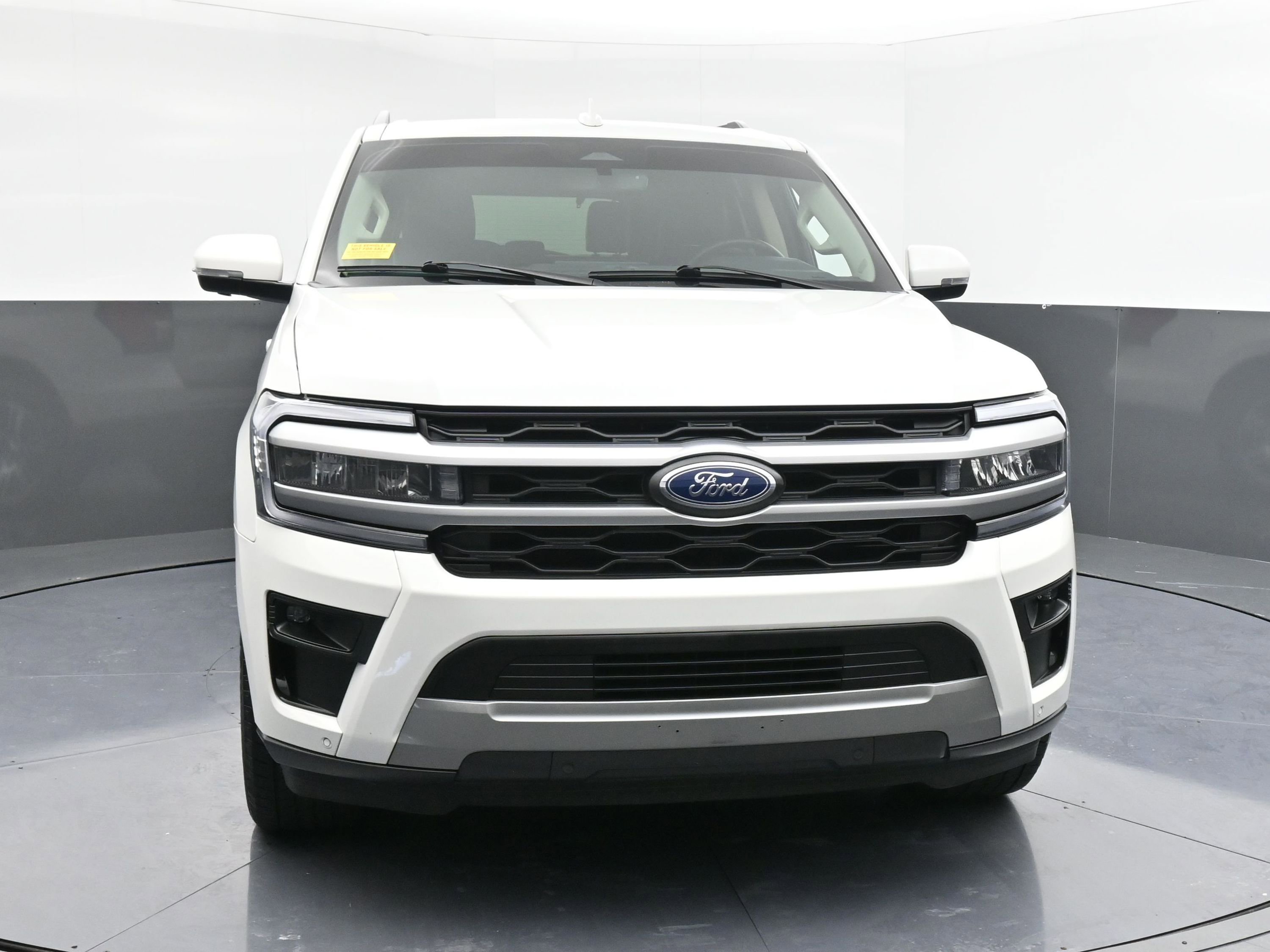 Certified 2022 Ford Expedition XLT image 2