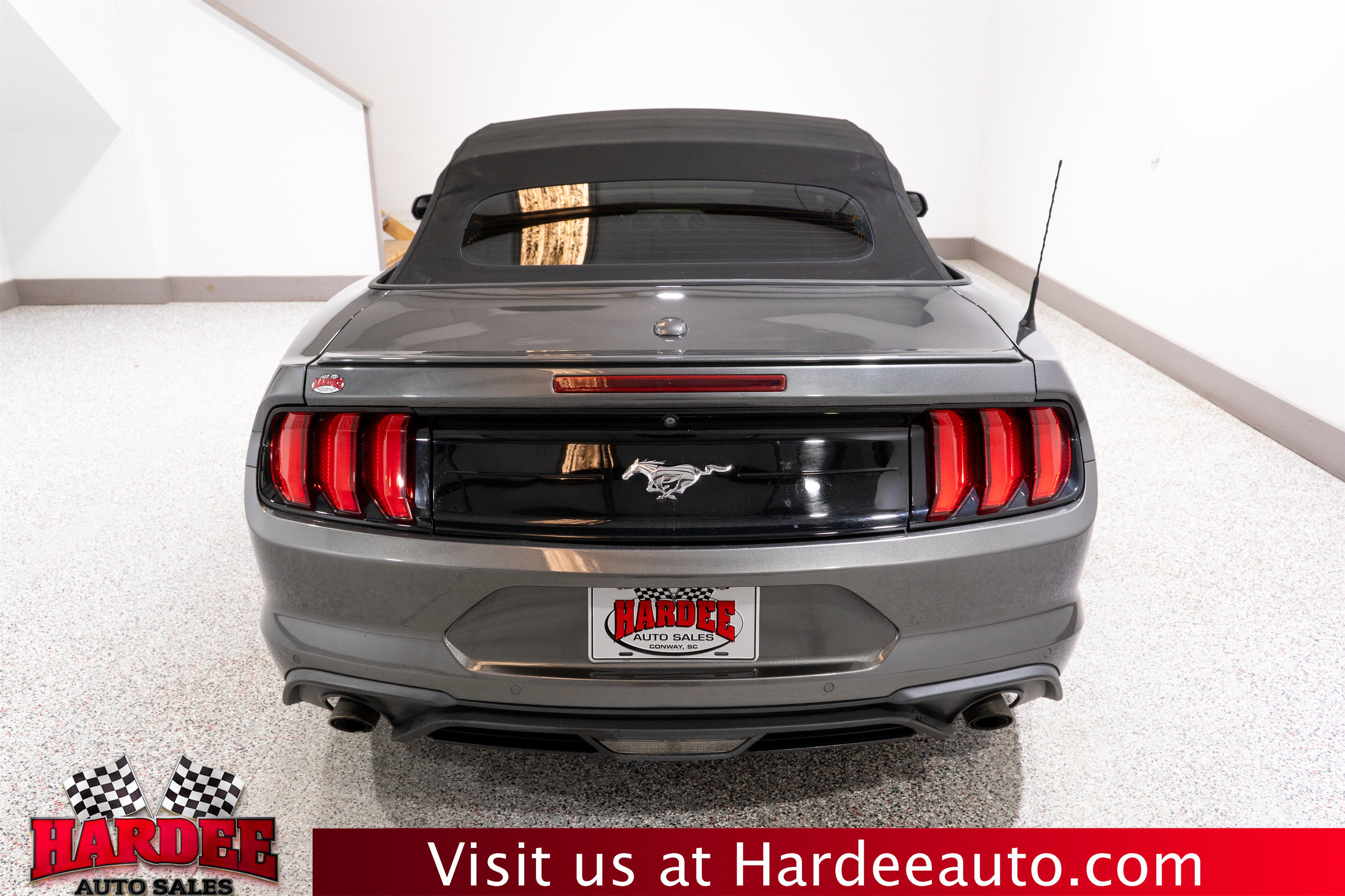 Used 2018 Ford Mustang Premium RWD image 7