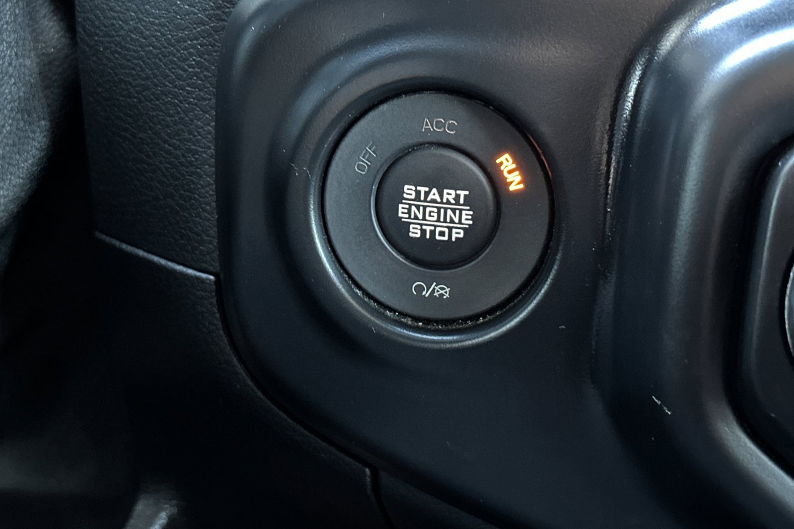 Used 2020 Jeep Gladiator Overland image 22