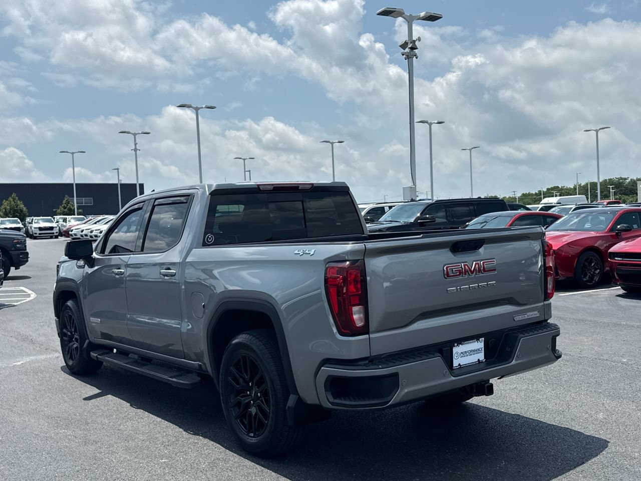 Used 2023 GMC Sierra 1500 Elevation w/ Preferred Package AWD/4WD image 5