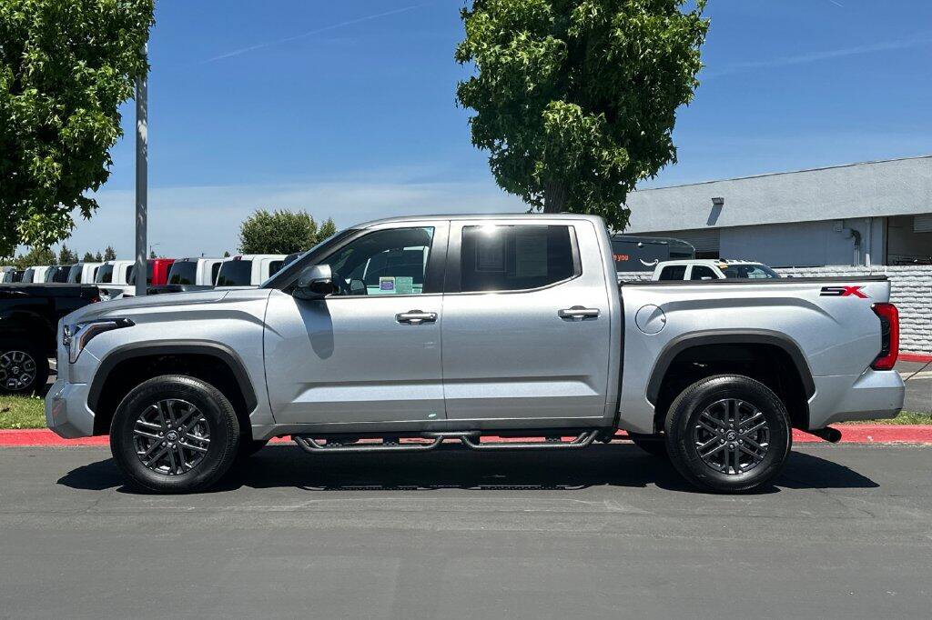 Used 2025 Toyota Tundra SR5 w/ SR5 Convenience Package AWD/4WD image 7