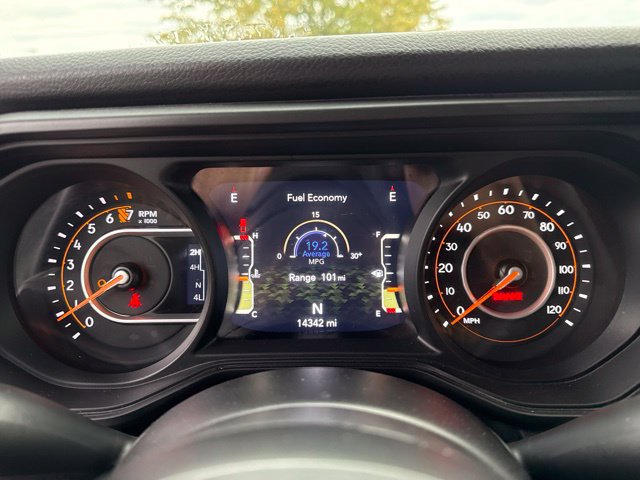 Used 2024 Jeep Gladiator Sport AWD/4WD image 13