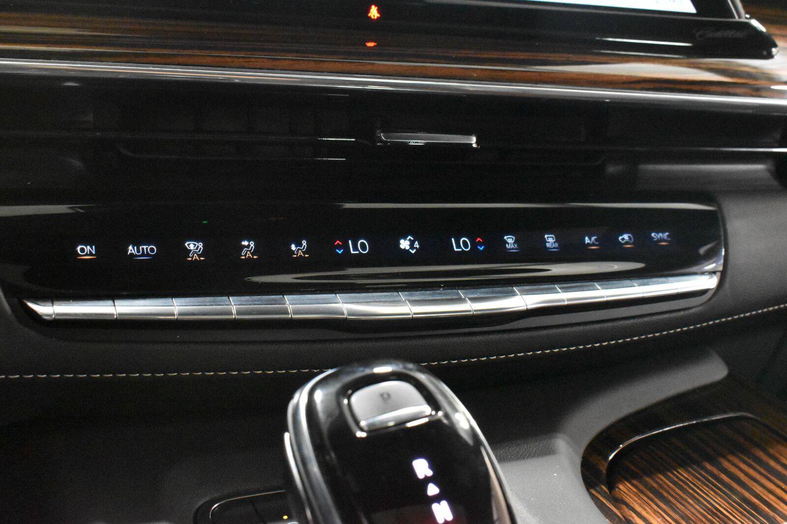 Certified 2023 Cadillac Escalade ESV Premium Luxury AWD/4WD image 19
