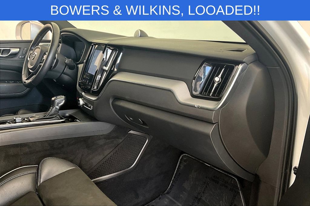 Used 2018 Volvo XC60 T6 R-Design w/ Convenience Package image 21
