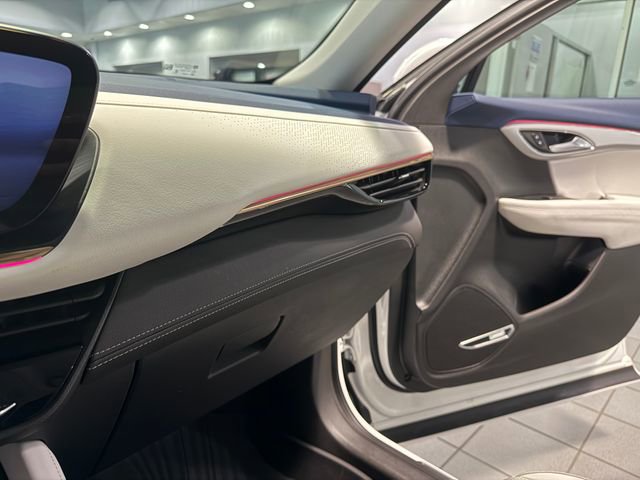 Certified 2025 Buick Envision Avenir image 26