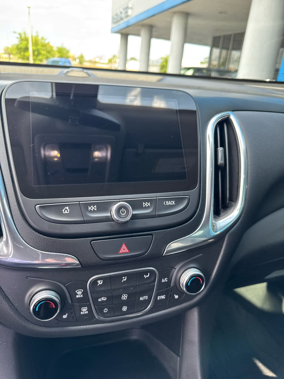 Used 2020 Chevrolet Equinox LT FWD image 15