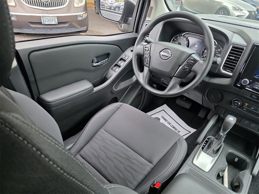Used 2024 Nissan Frontier SV image 27