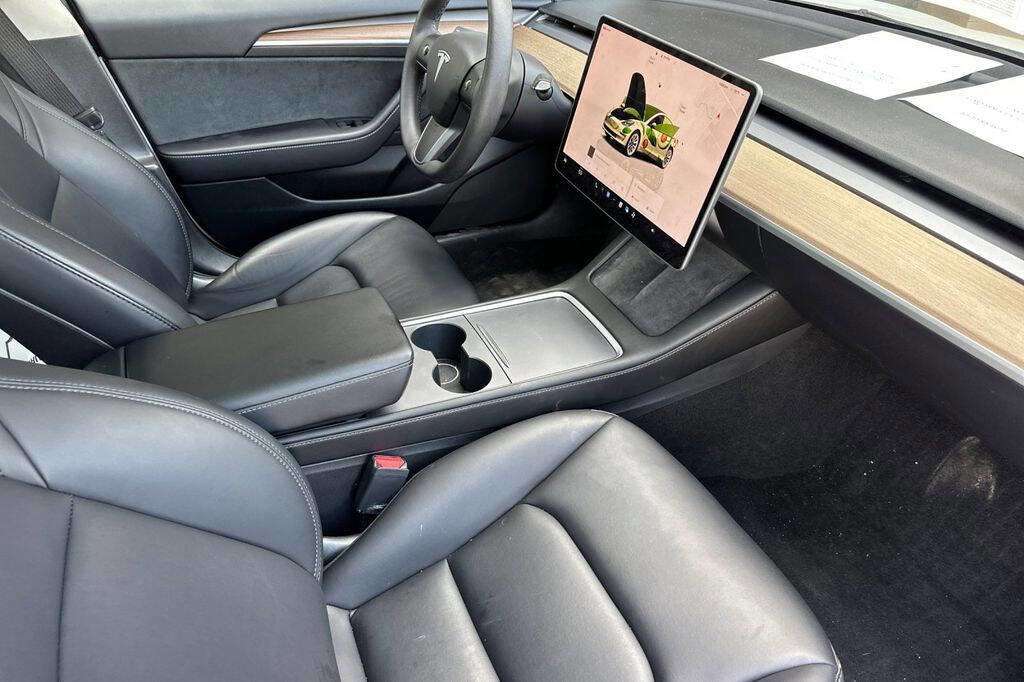 Used 2023 Tesla Model 3 Standard Range image 15