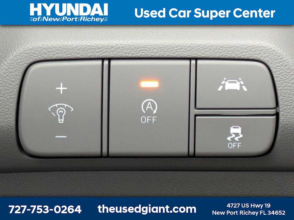 Used 2023 Hyundai Elantra SE w/ Cargo Package FWD image 22