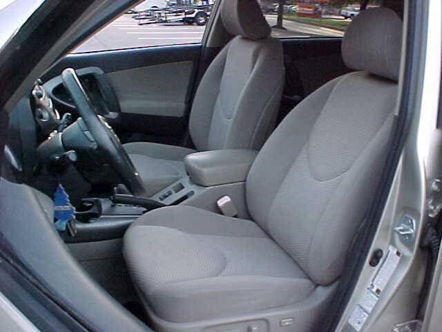 Used 2006 Toyota RAV4 Limited AWD/4WD image 15