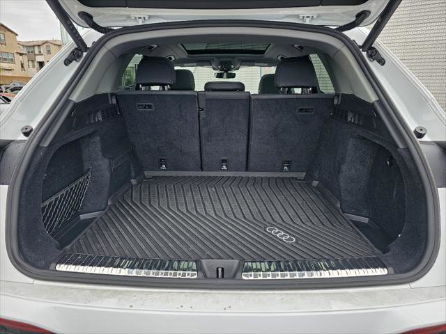 Used 2025 Audi Q5 Premium w/ Convenience Package image 7