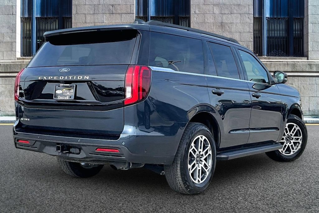 Certified 2025 Ford Expedition Active AWD/4WD image 11