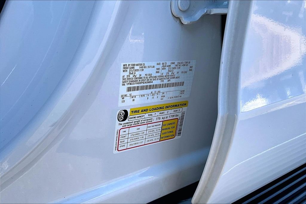 Used 2023 Ford Expedition Limited image 14