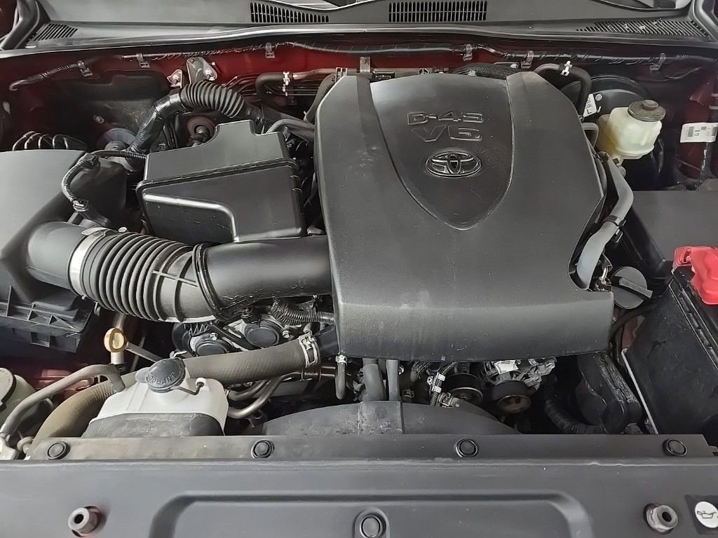 Used 2019 Toyota Tacoma SR5 AWD/4WD image 12