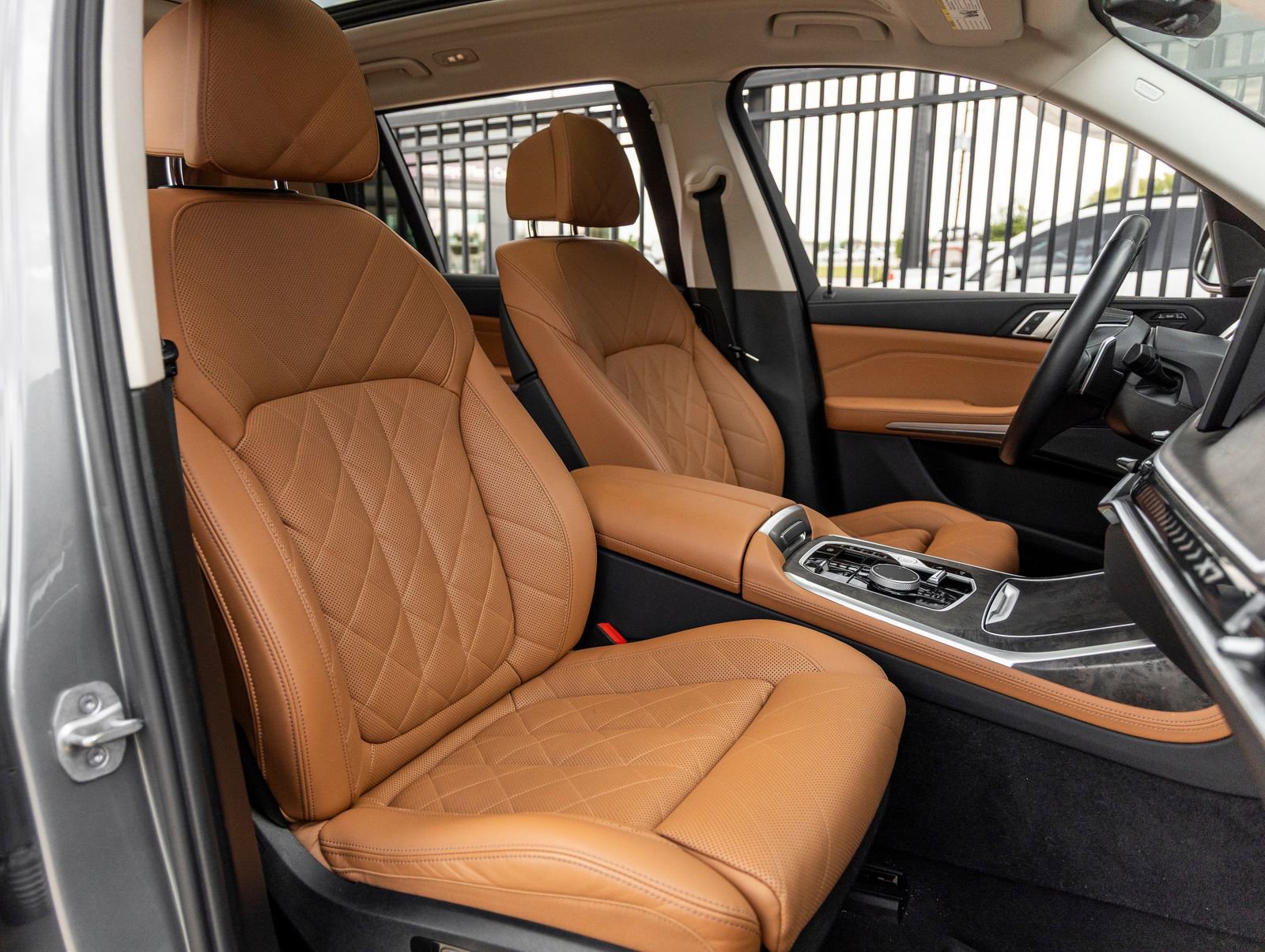 Used 2023 BMW X7 xDrive40i w/ Premium Package image 46