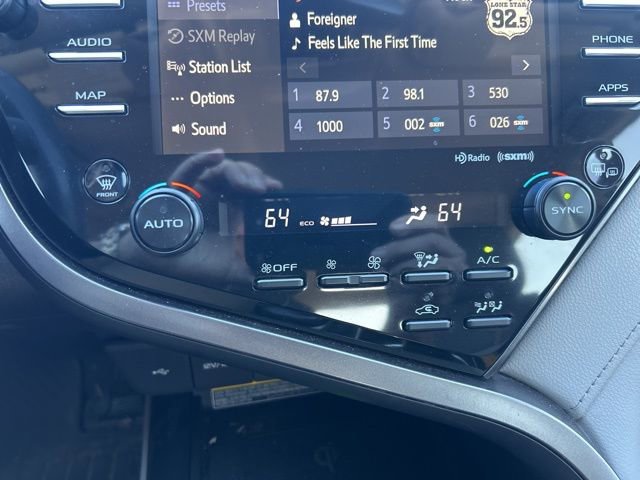 Used 2020 Toyota Camry XLE image 13