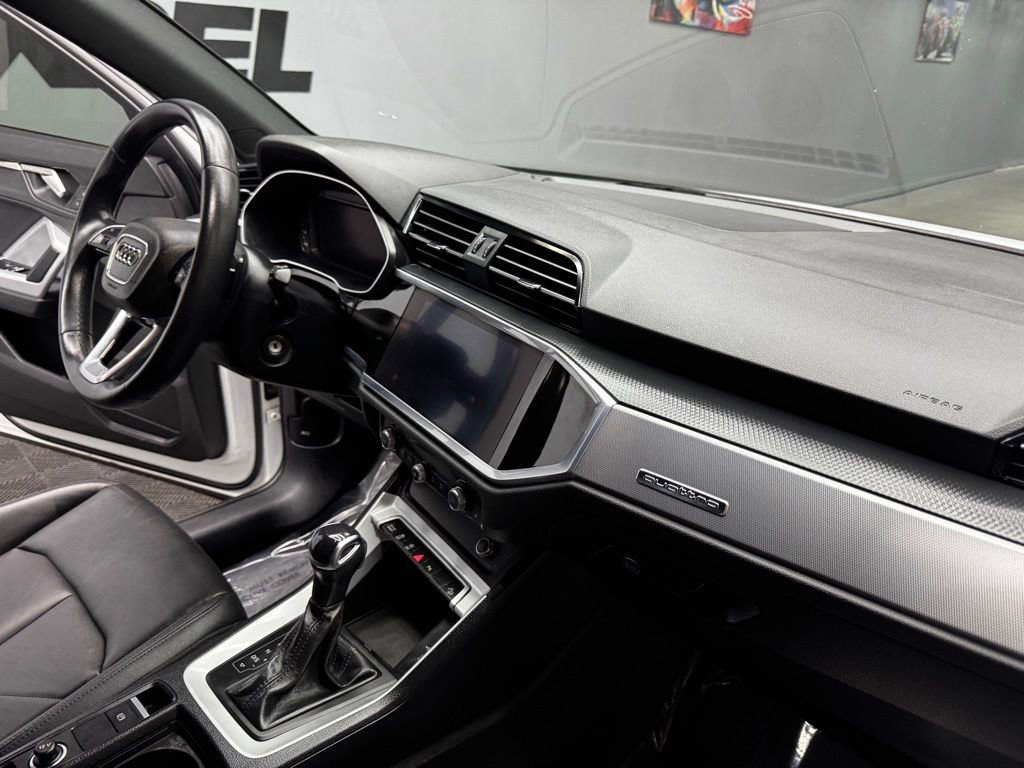 Used 2022 Audi Q3 2.0T Premium w/ Convenience Package AWD/4WD image 50