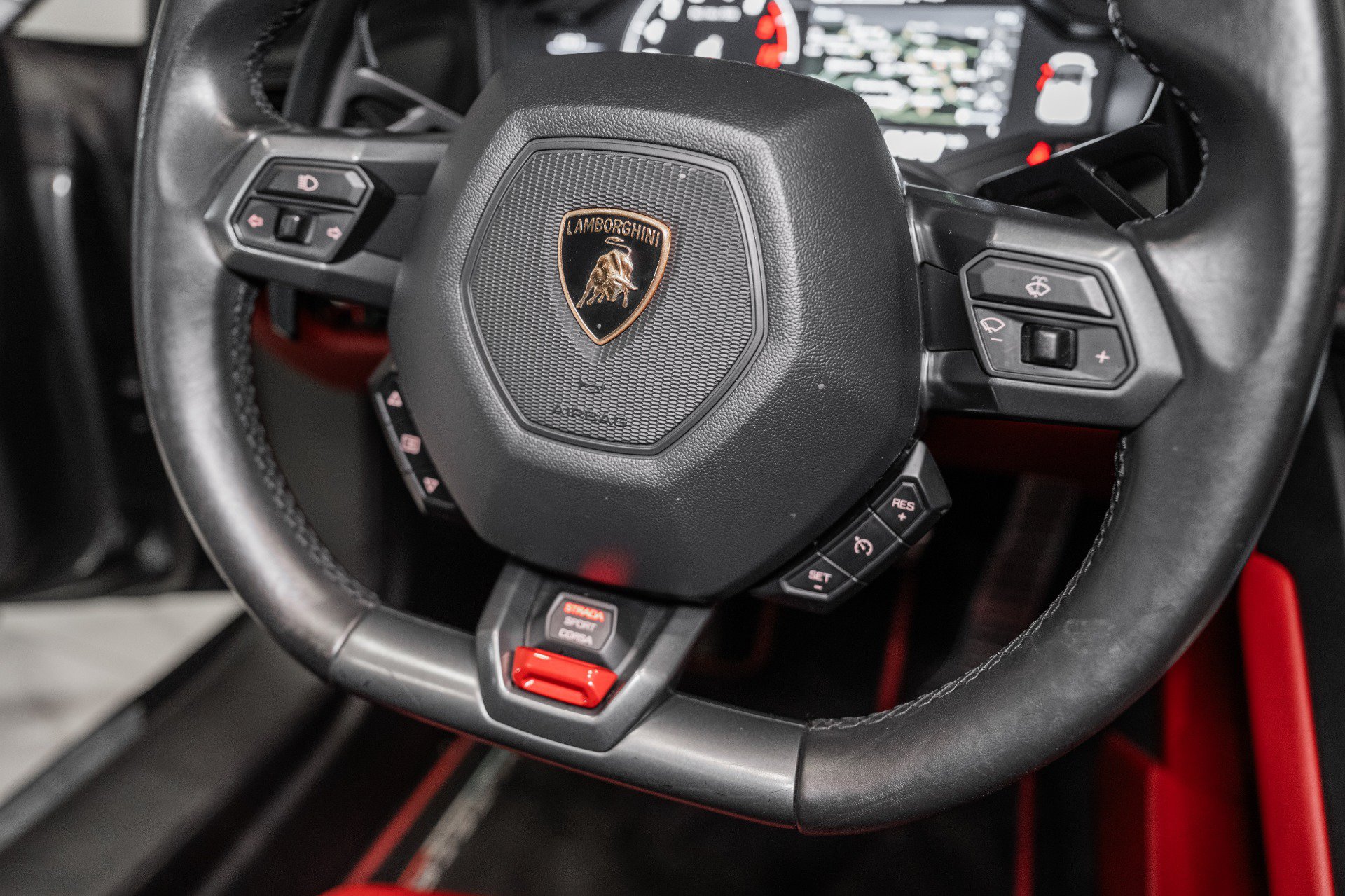 Used 2016 Lamborghini Huracan LP 610-4 AWD/4WD image 43